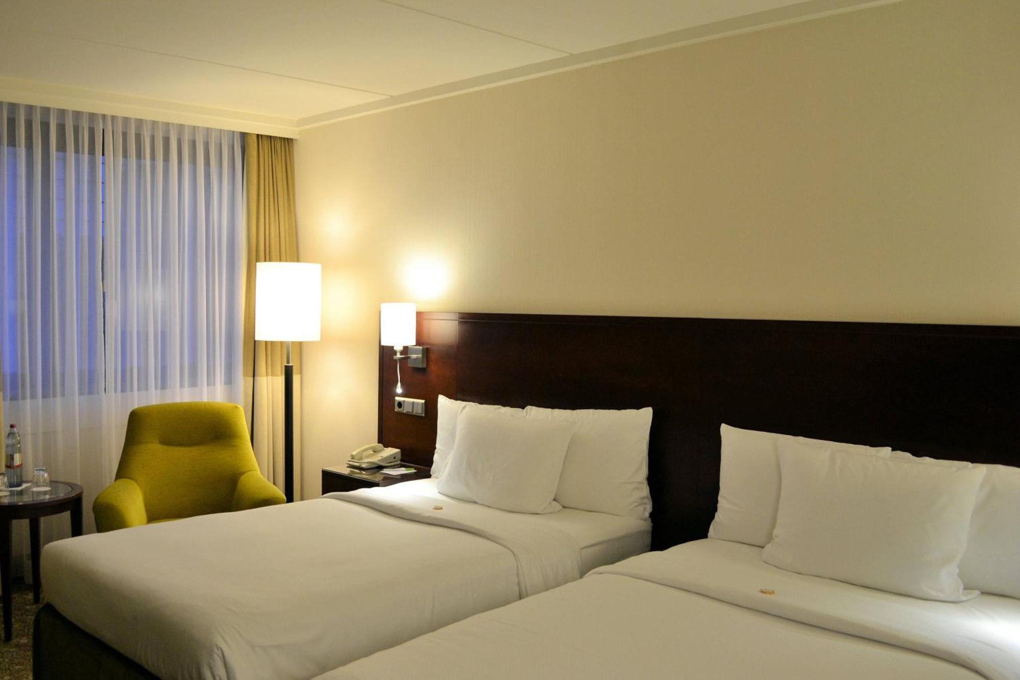 Courtyard By Marriott Duesseldorf Seestern Düsseldorf Exterior foto