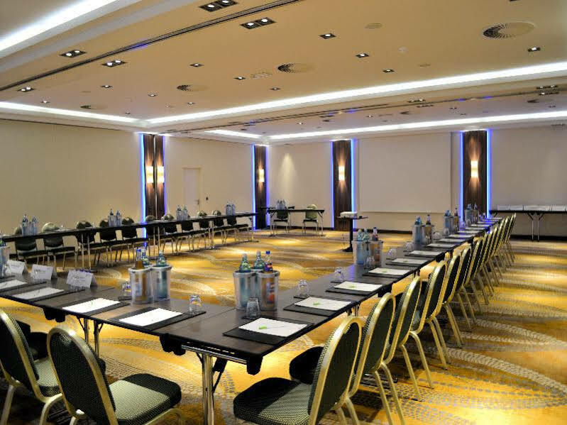 Courtyard By Marriott Duesseldorf Seestern Düsseldorf Exterior foto